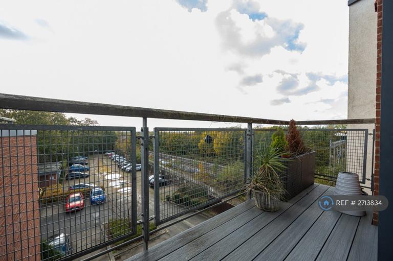 2 bedroom flat in Wilmslow Road, Manchester, M20 (2 bed) (#2713834)