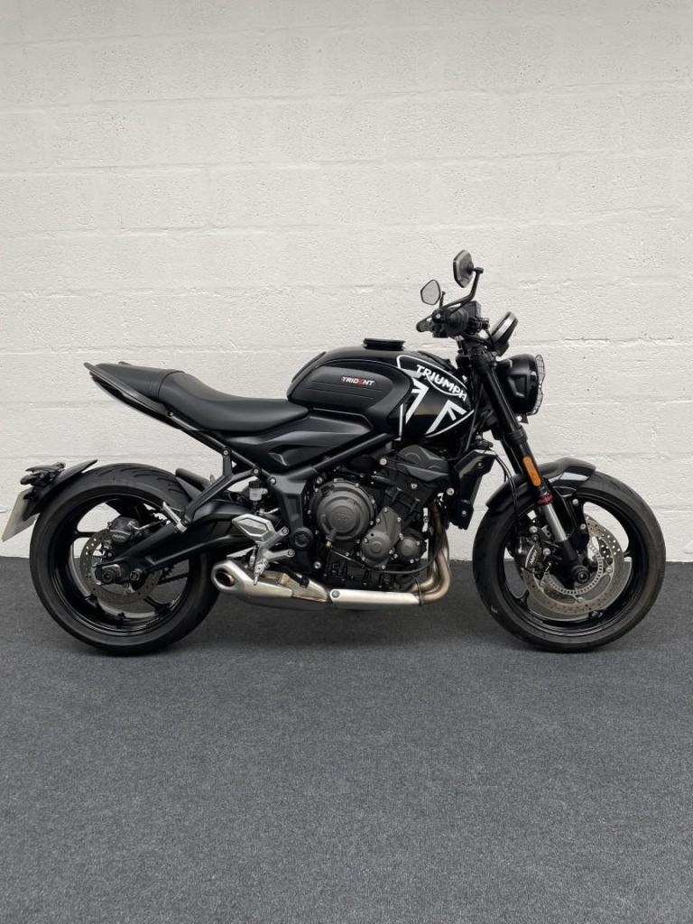 TRIUMPH TRIDENT 660  Petrol Manual in Black