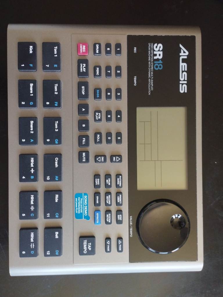 Alesis SR-18 Drum Machine