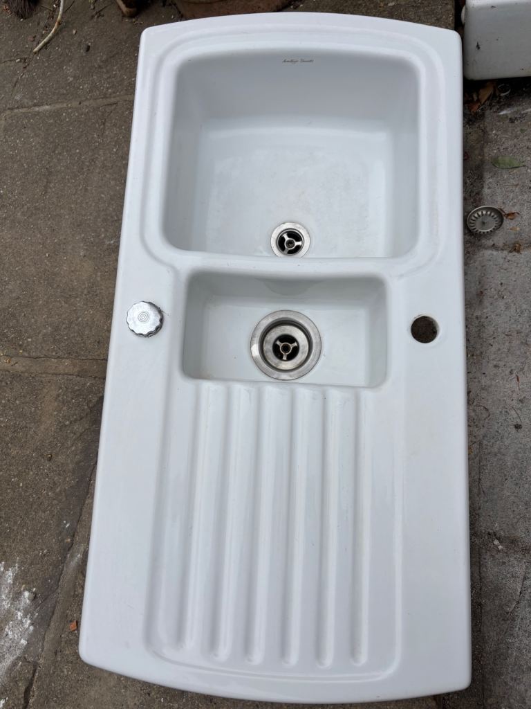 Armitage shanks kitchen sink
