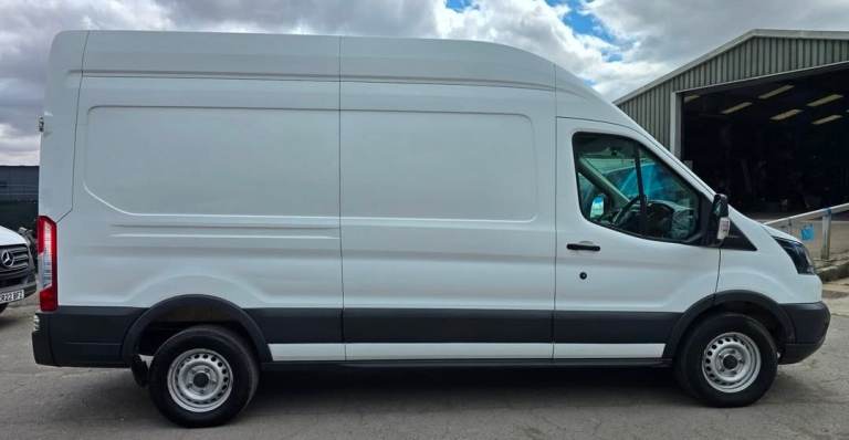 MAN WITH VAN AVAILABLE ANYTIME BRISTOL AREAS.  REASONABLE WITH AFFORDABLE PRICES 