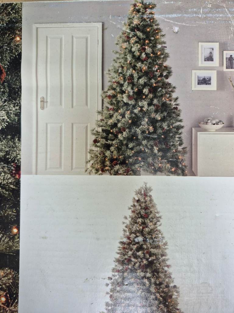 7ft 6in Fairview Christmas Tree with 320 LED Lights