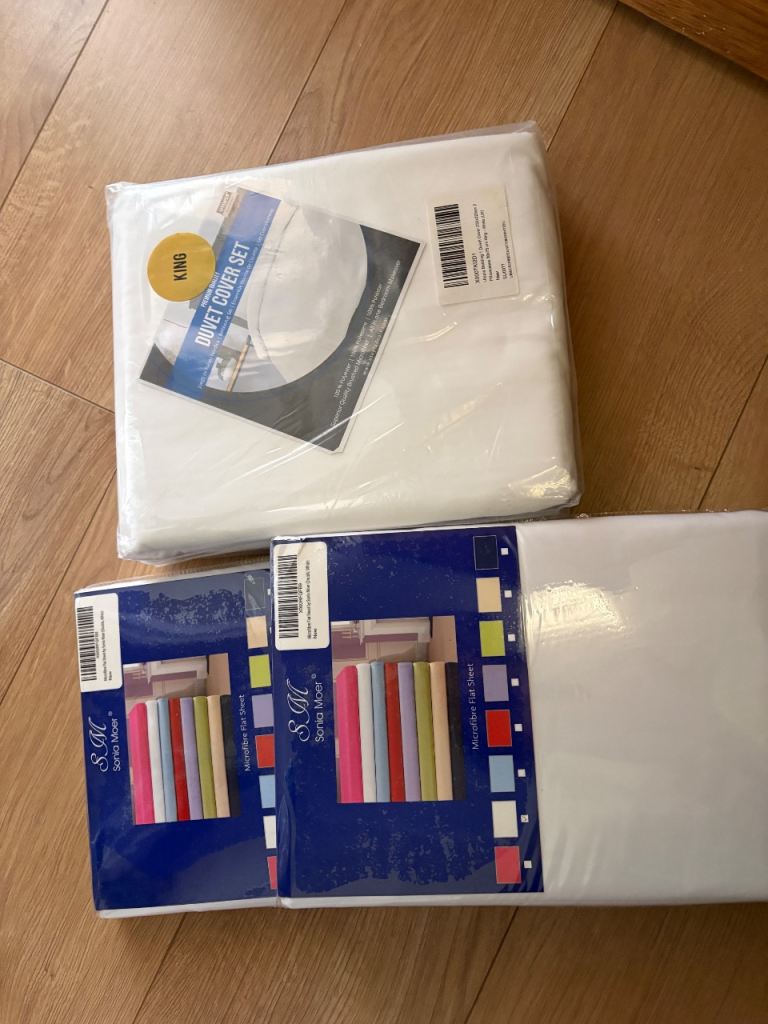 New King Size White Duvet Cover Set and Fitted Sheets