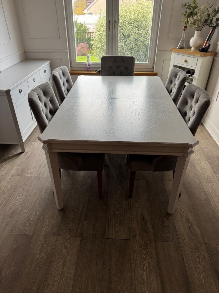 Extending Laura Ashley Dining Table 