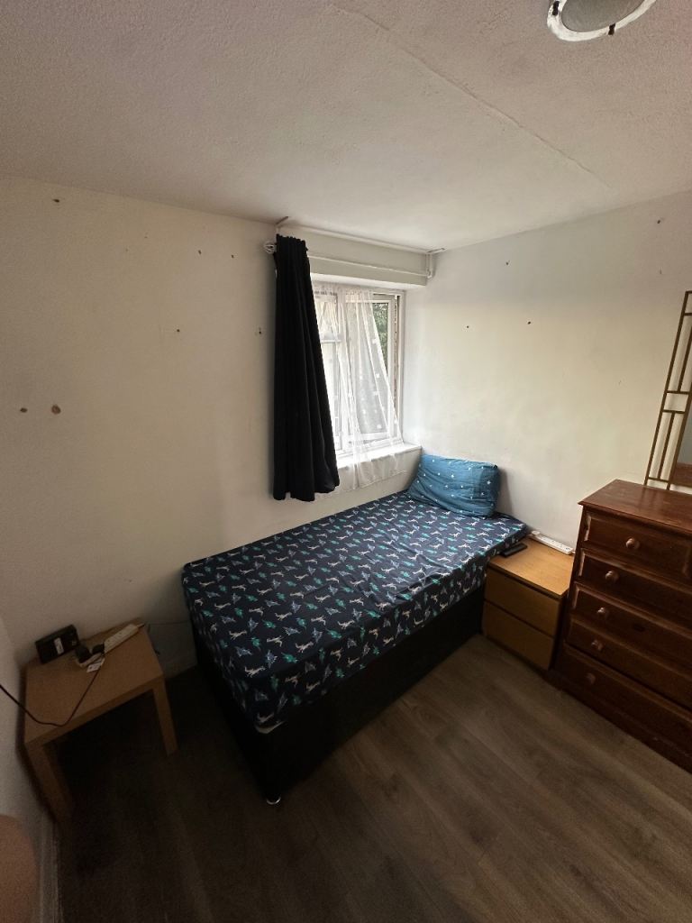 🏠 1-Bedroom Box Room 