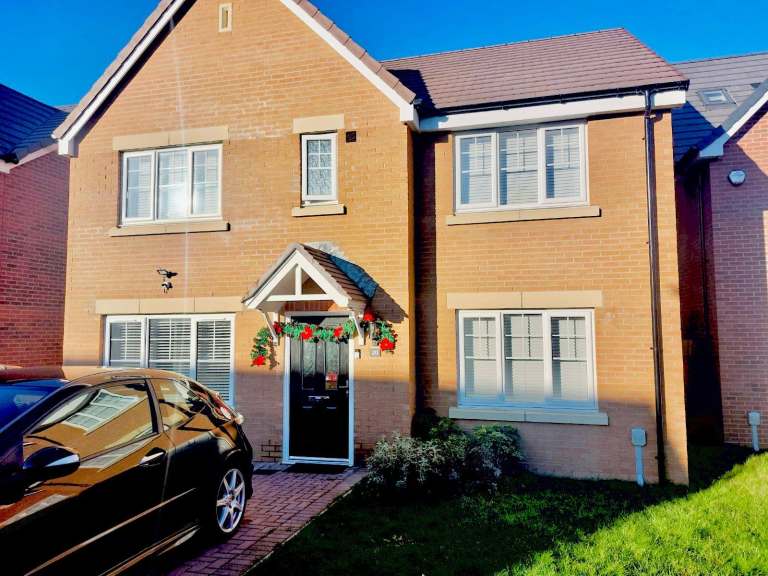 Spacious and Cosy Double Rooms for Rent in -  PR5 6HY