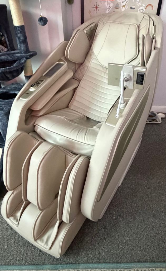 Luxury Full Body Massage Chair – Excellent Condition – Less Than 1 Year Old