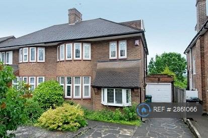 5 bedroom house in Northiam, London, N12 (5 bed) (#2861066)