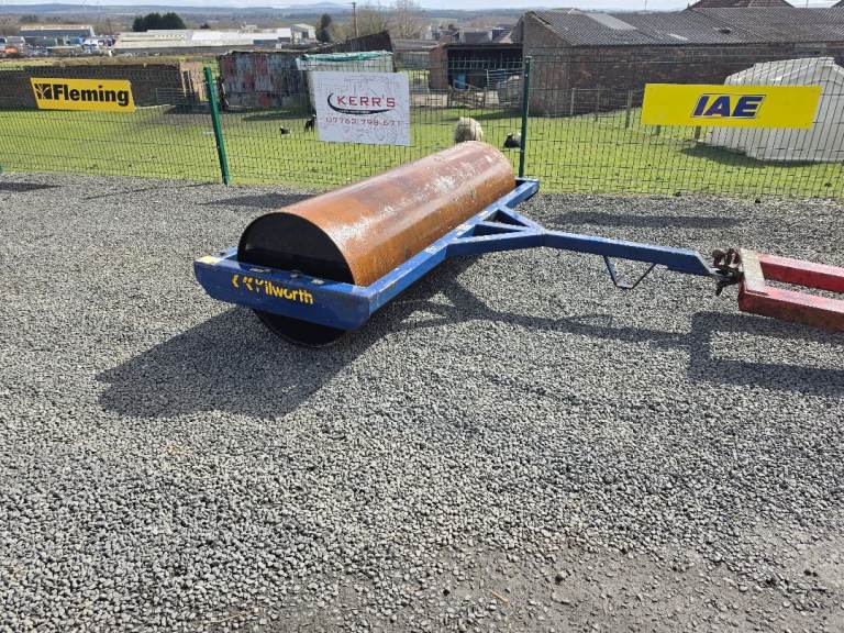 Tractor kilworth field paddock grass roller 