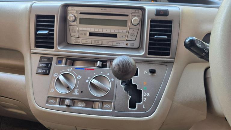 2010 Toyota Raum 1.5 Auto lift mobility chair  Petrol Automatic