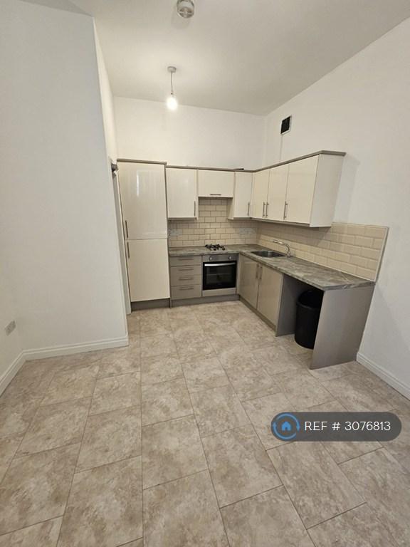 1 bedroom flat in Moxley Road, Manchester, M8 (1 bed) (#3076813)