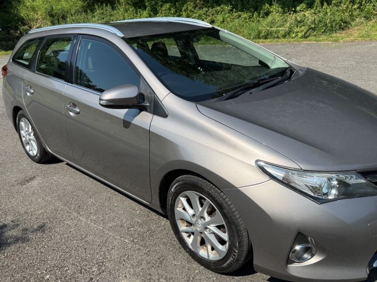 Toyota Auris 1.4 D-4D Estate – Fresh MOT 8th July 2026 (No Advisories) – £2,650