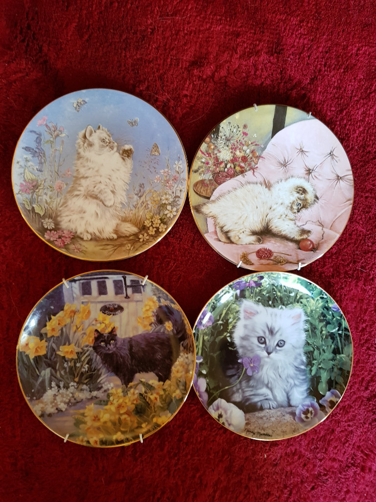 ⭐VINTAGE⭐ 4  Porcelain/Bone China Cat Plates. For Collection Only
