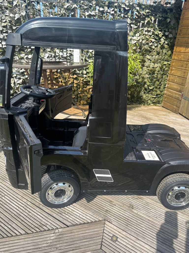 Electric Mercedes Truck