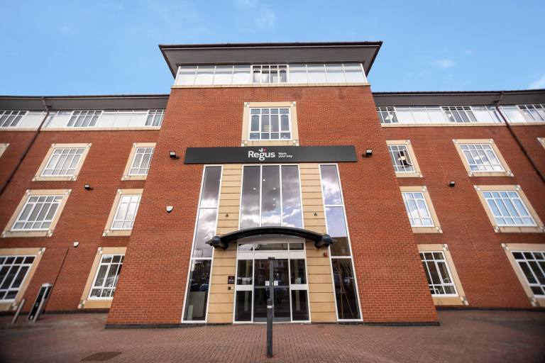 Stockton on Tees - TS17 6PT \ Office Space for Rent with 2 Desks