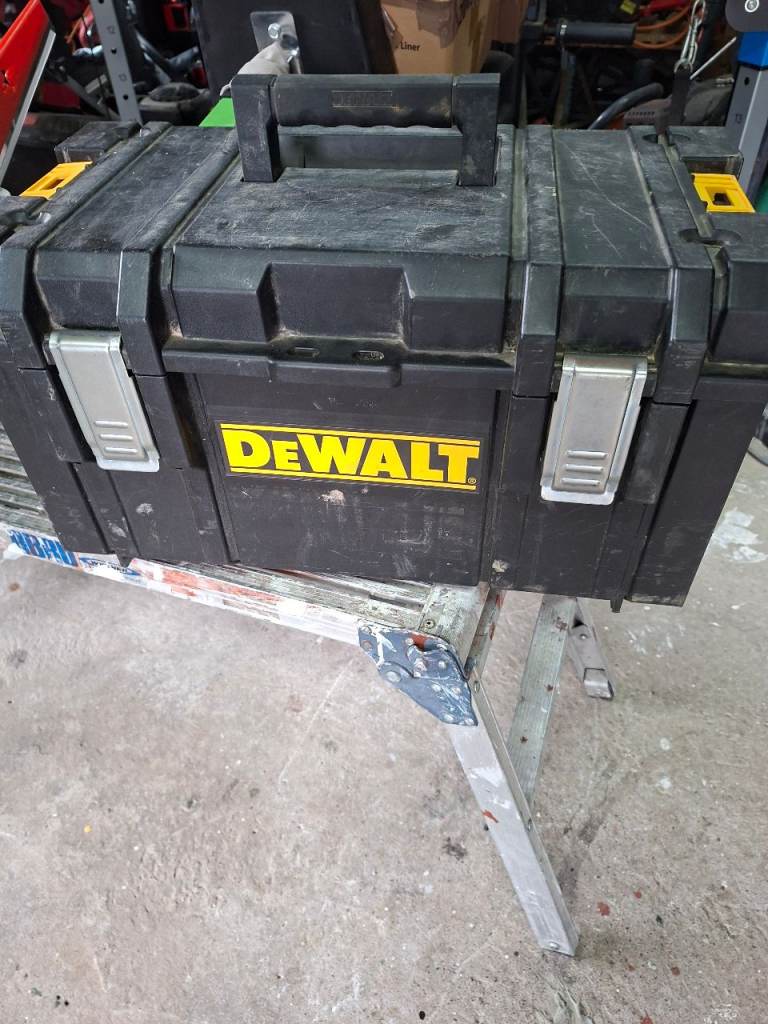 Dewalt tool box 