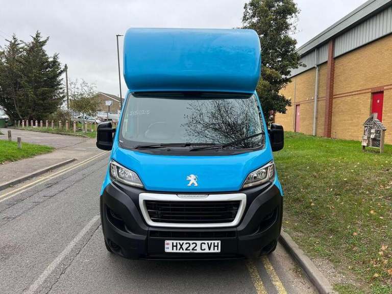 2022 Peugeot Boxer 2.2 BlueHDi 335 S Platform Cab L3 EU6 Luton DIESEL Manual