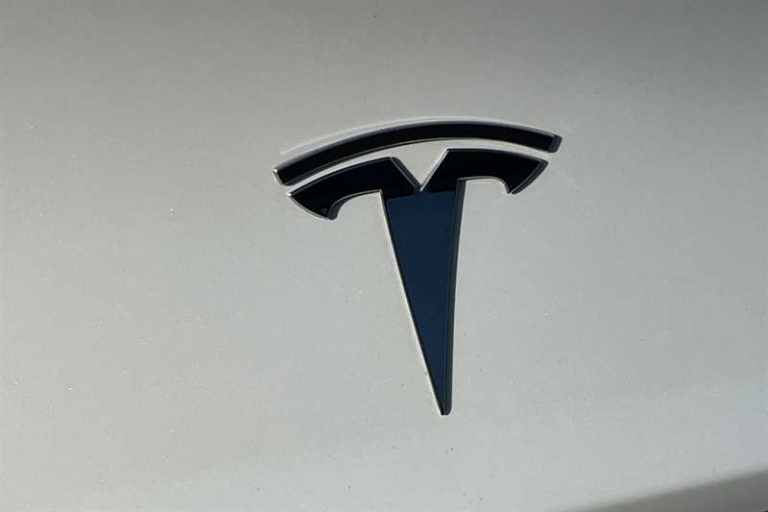 2021 Tesla Model 3 (Dual Motor) Long Range Saloon 4dr Electric Auto 4WDE (346 ps) Saloon Electric...