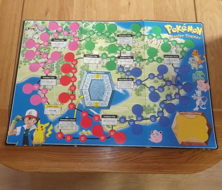 Pokemon Master Trainer Board Game 140 Chips Gameboard 5 Ash Movers & 11 Cards