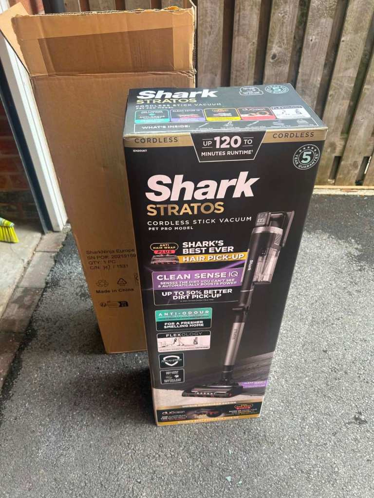 Shark Stratos Plus Pet Pro Cordless Brand new Cost *£480*[Double Battery] IZ420UKT
