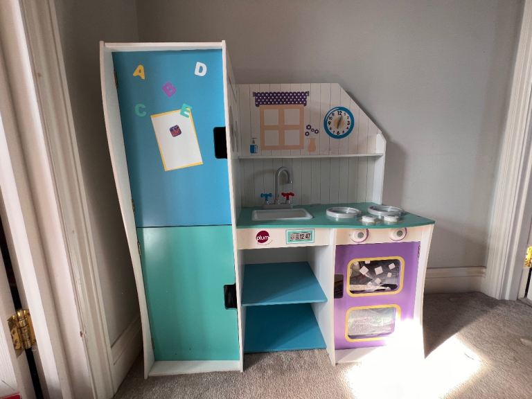 Pretend play kitchen 