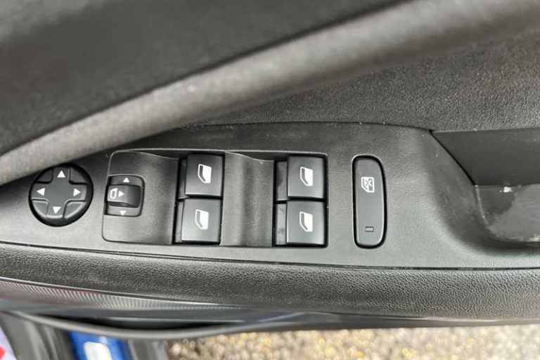 2022 Vauxhall Crossland 1.2 Turbo Ultimate SUV 5dr Petrol Auto Euro 6 (s/s) (130 ps) SUV Petrol A...