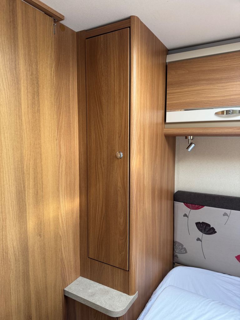 Swift challenger 580 se and air awning 