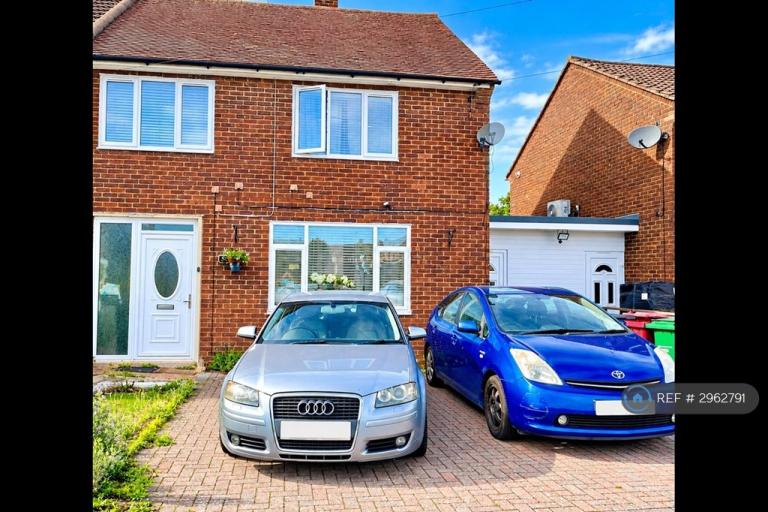 3 bedroom house in Aldridge Road, Slough, SL2 (3 bed) (#2962791)