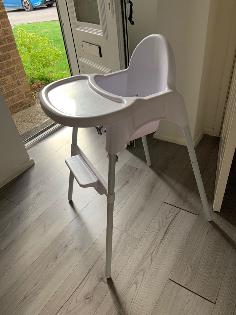 White Baby High Chair – Good Condition