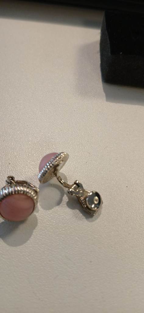  vintage Napier clip-on earrings featuring pink cabochon stones. – Good Condition