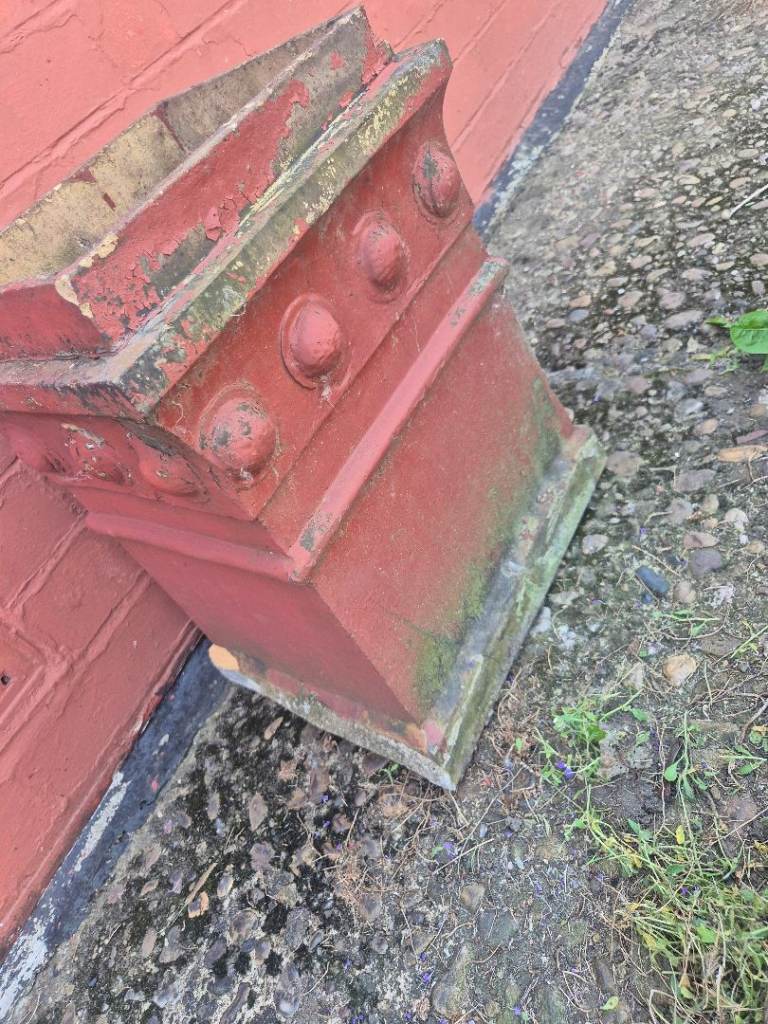Planter rustic old chimney stack very nice detail £30