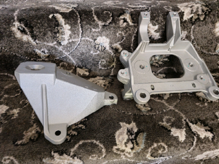 Right side engine mounting brackets brand new genuine (for micrak14