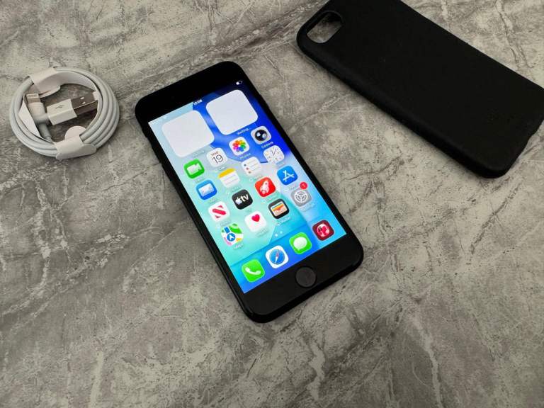 Apple iPhone SE 3rd Generation 64GB Unlocked