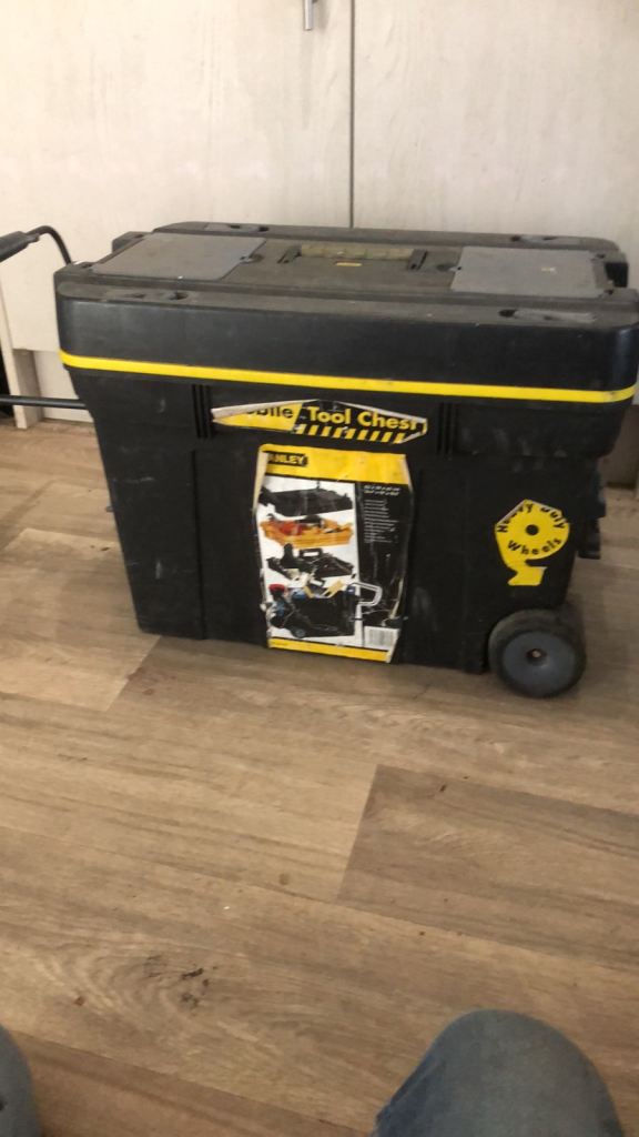Stanley rolling tool box 