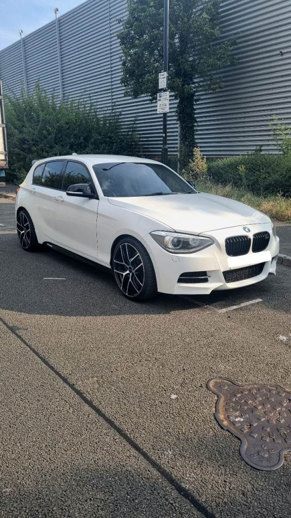 BMW, M135I SERIES, Hatchback, 2012, Semi-Auto, 2979 (cc), 5 doors