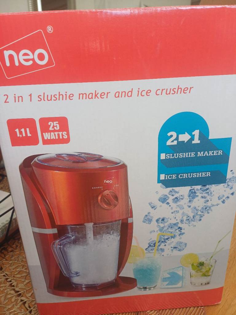 Ice crusher and slushie maker