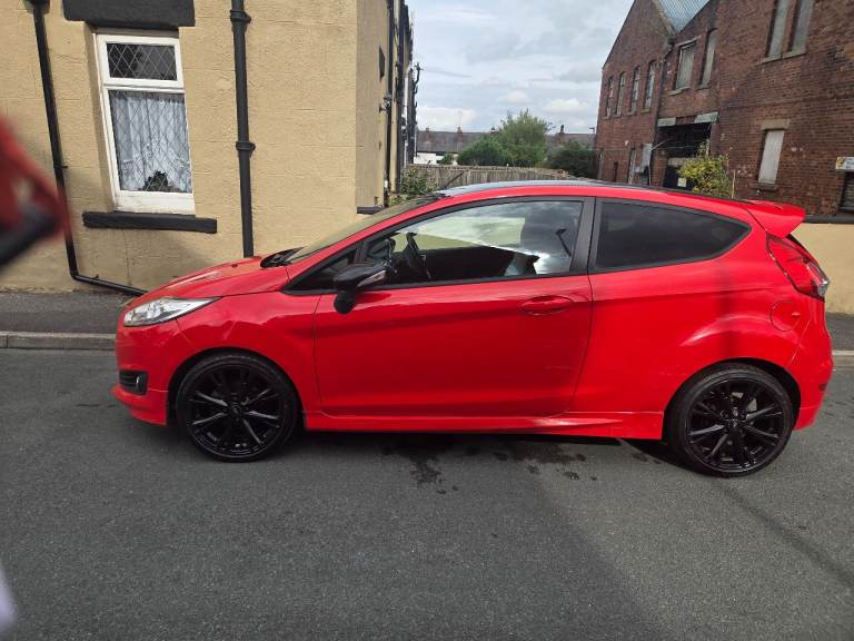 Ford fiesta zetec s red edition 