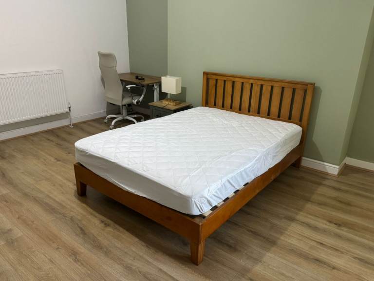 Spacious & Cosy double room for rent BD7 1BN