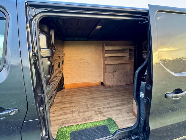 RENAULT TRAFIC 2.0 SL28 ENERGY dCi 120 Business+ MY19 Grey Manual Diesel 2021