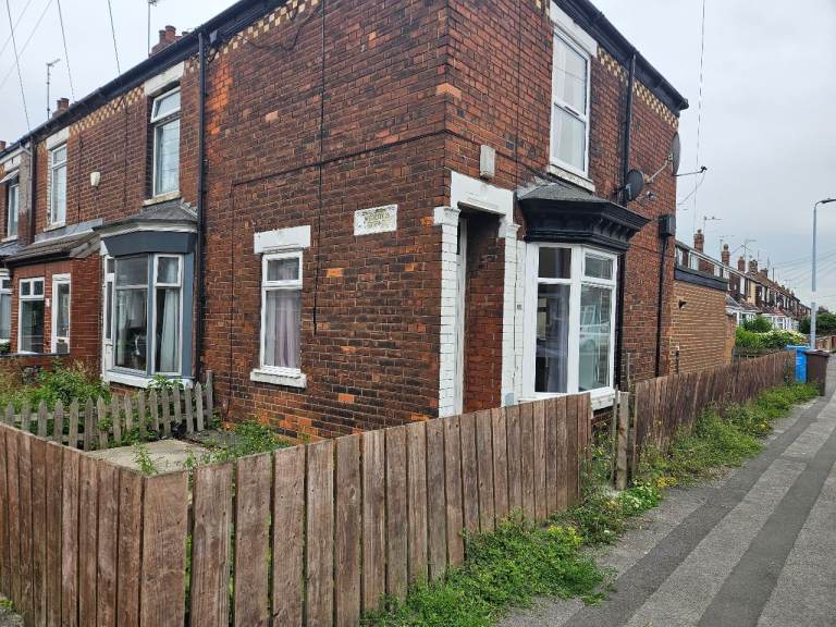 2 Bed End Terraced House 