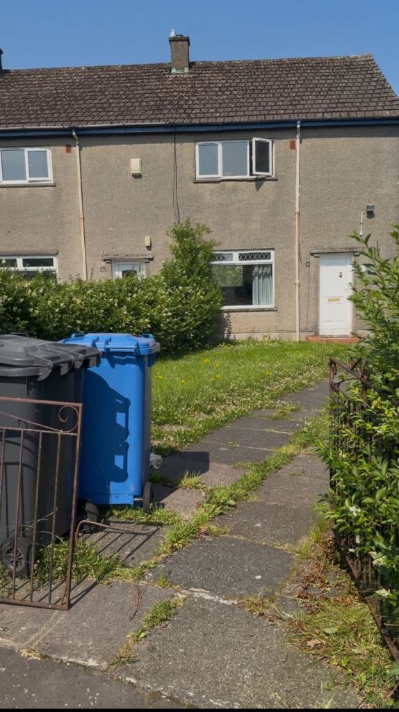 2 bedroom semi-detached house (rent)