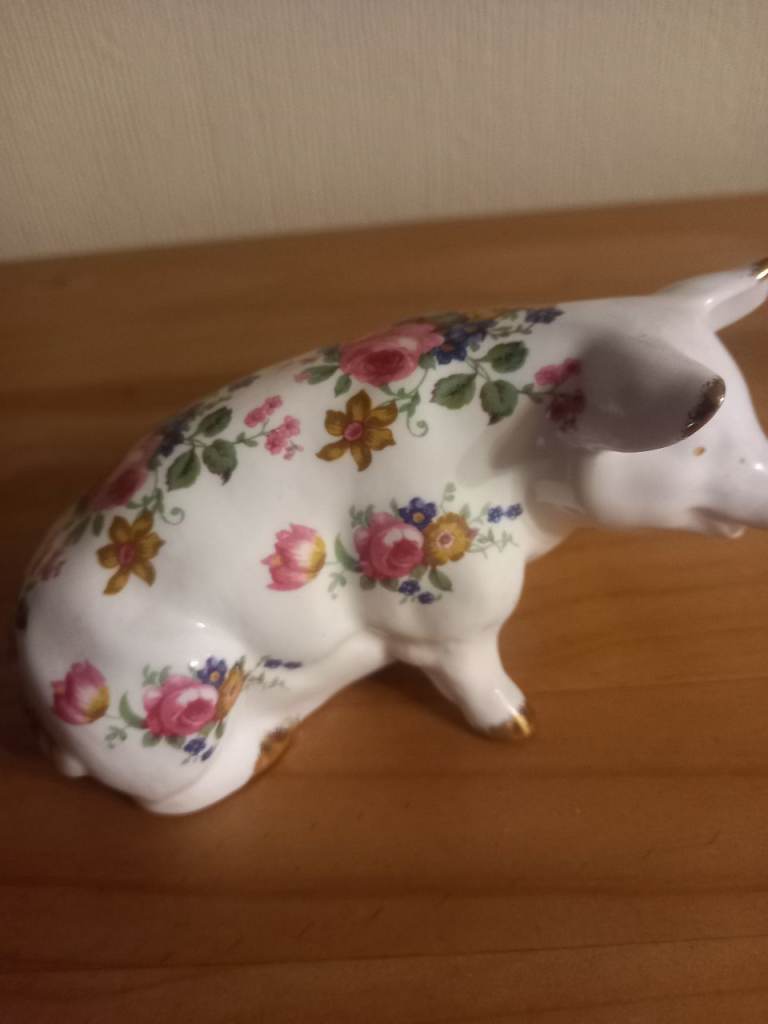 English Bone china pig
