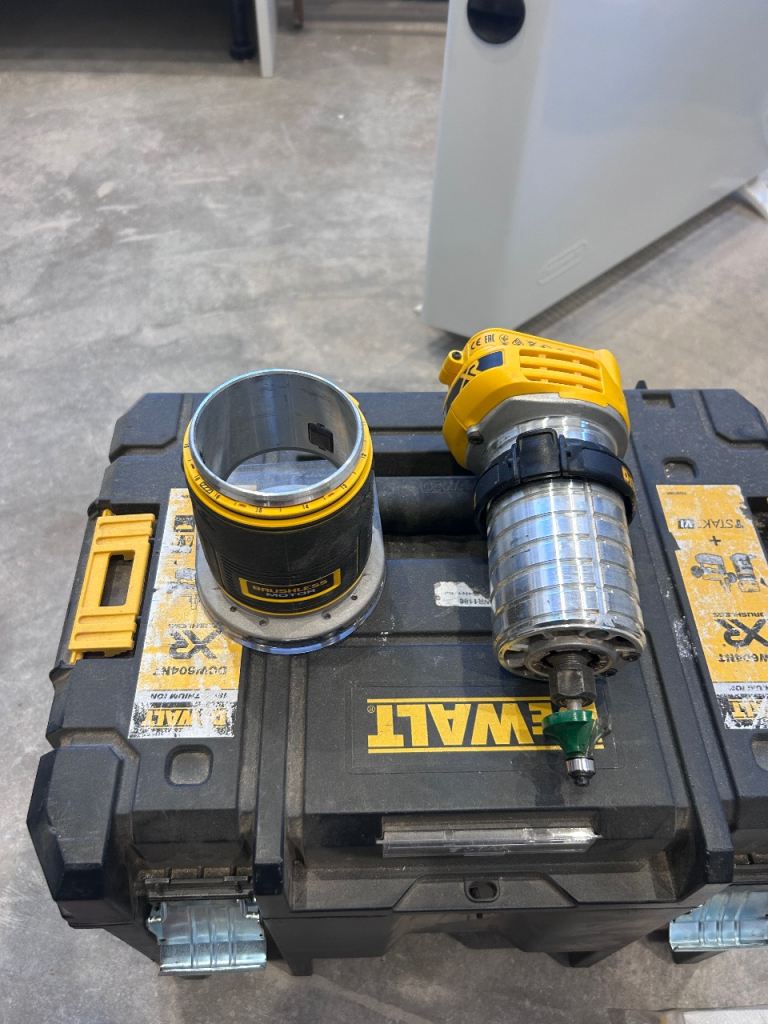 Dewalt 18v palm router 