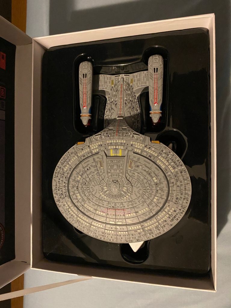 Eaglemoss fanhome and corgi collection of Star Trek figures including rare xl and rare famhome model
