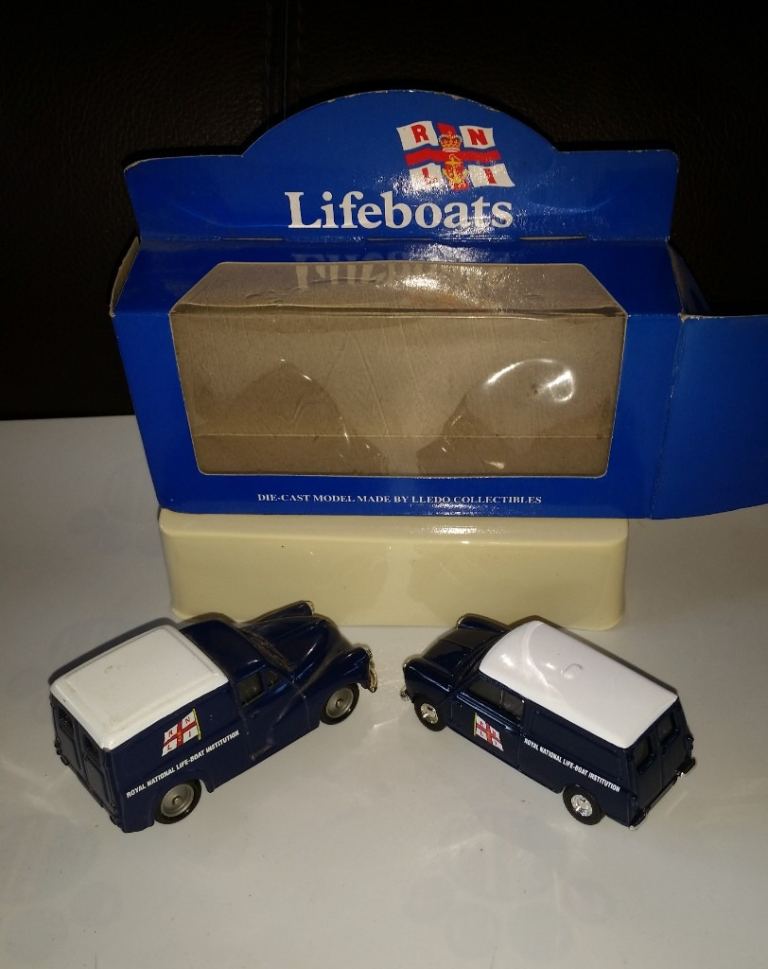 Lledo Diecast Model RNLI Lifeboat MINI plus  Morris 1000 Van