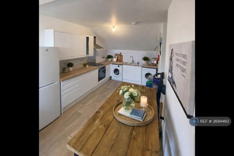 5 bedroom house in Melton Crescent, Bristol, BS7 (5 bed) (#2694460)