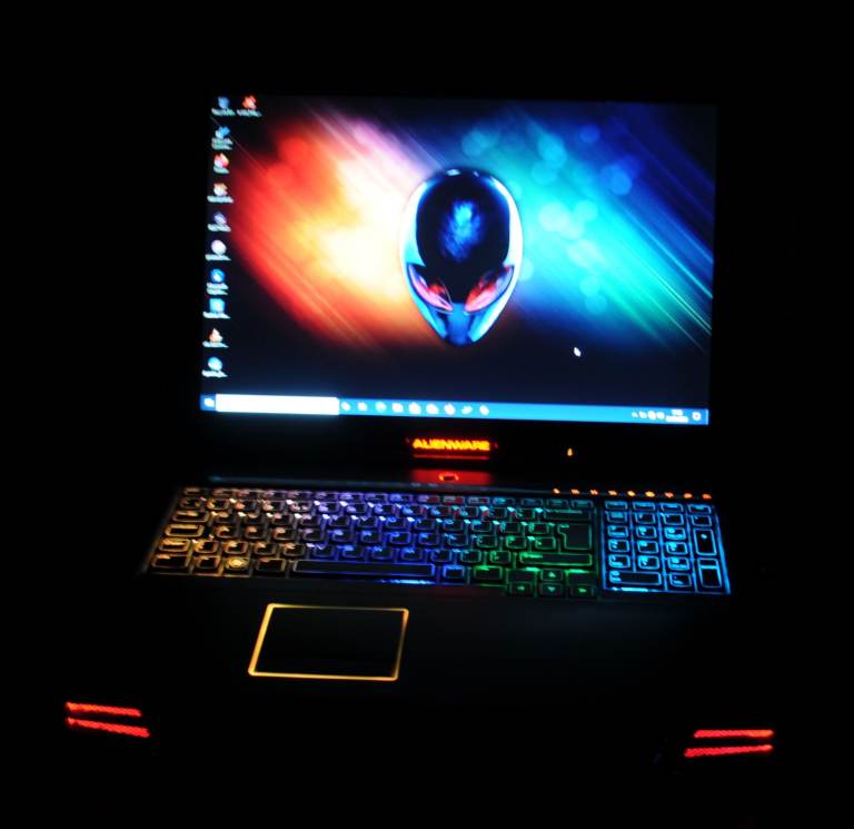 HIGH-PERFORMANCE GAMING Dell Alienware 17x - 17.3-inch Intel i7 - 16Gb Ram