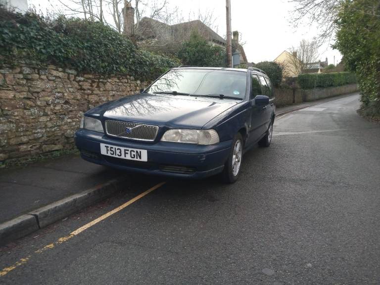 Volvo, V70 T, Estate, 1999, Classic. Automatic, 2435 (cc) Petrol, 5 doors Factory Fitted 7 seater