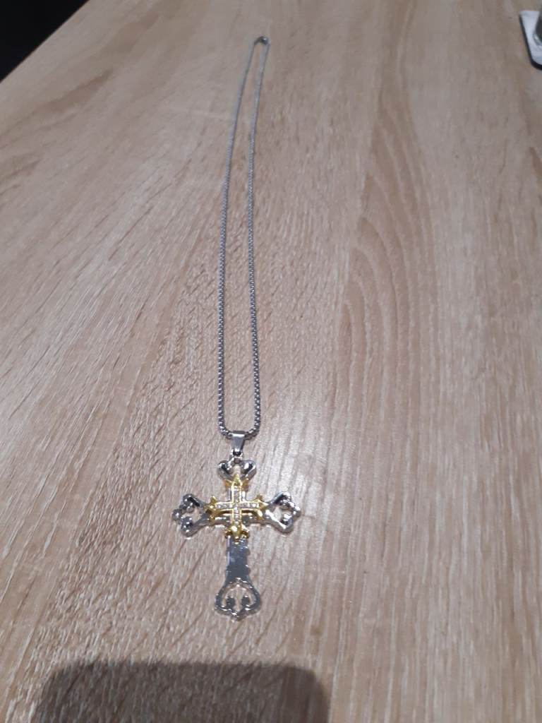 26 inch chain and cross