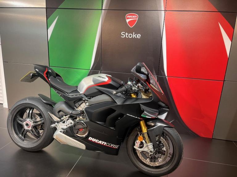 DUCATI PANIGALE V4 SP. 2021 ONLY 1700 MILES ONE OWNER WITH EXTRAS.